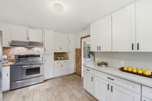 016_F8_1665 Middlefield Rd