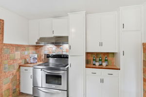 017_F8_1665 Middlefield Rd