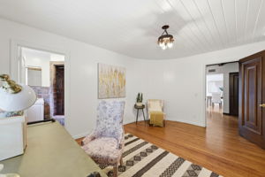 025_F8_1665 Middlefield Rd