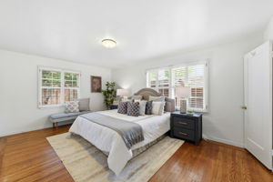 026_F8_1665 Middlefield Rd