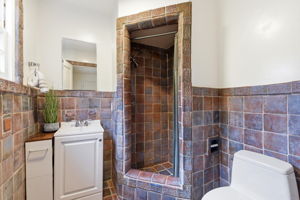 031_F8_1665 Middlefield Rd