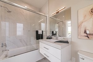 Penthouse En-suite Facing SCA Bathroom