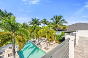 Guest Balcony - Pool View