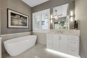 Master Bath - Tub