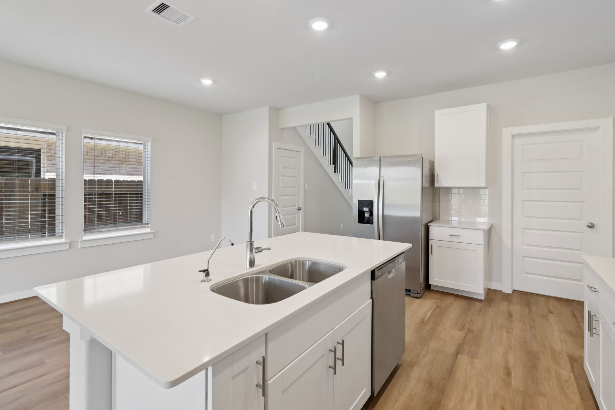 Houston - Mavera - 16678 Sterling Clf St Conroe TX 77302 - 010