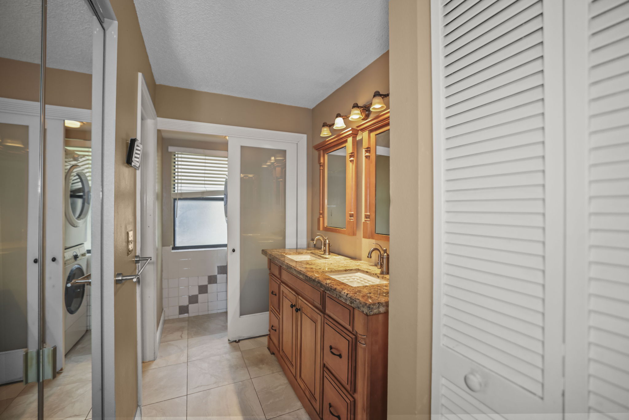 Bathroom 1 - 495A9538