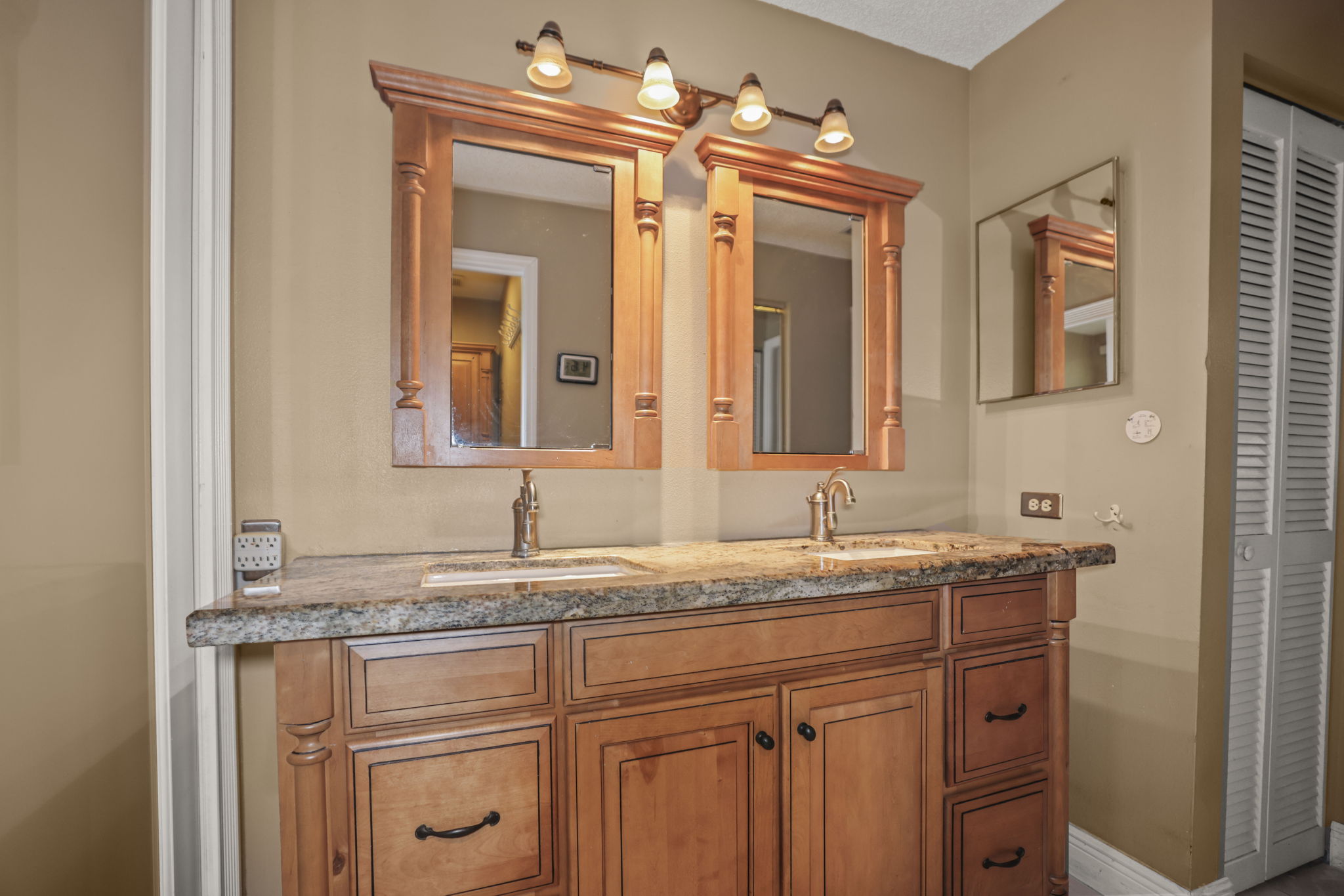 Bathroom 1 - 495A9544