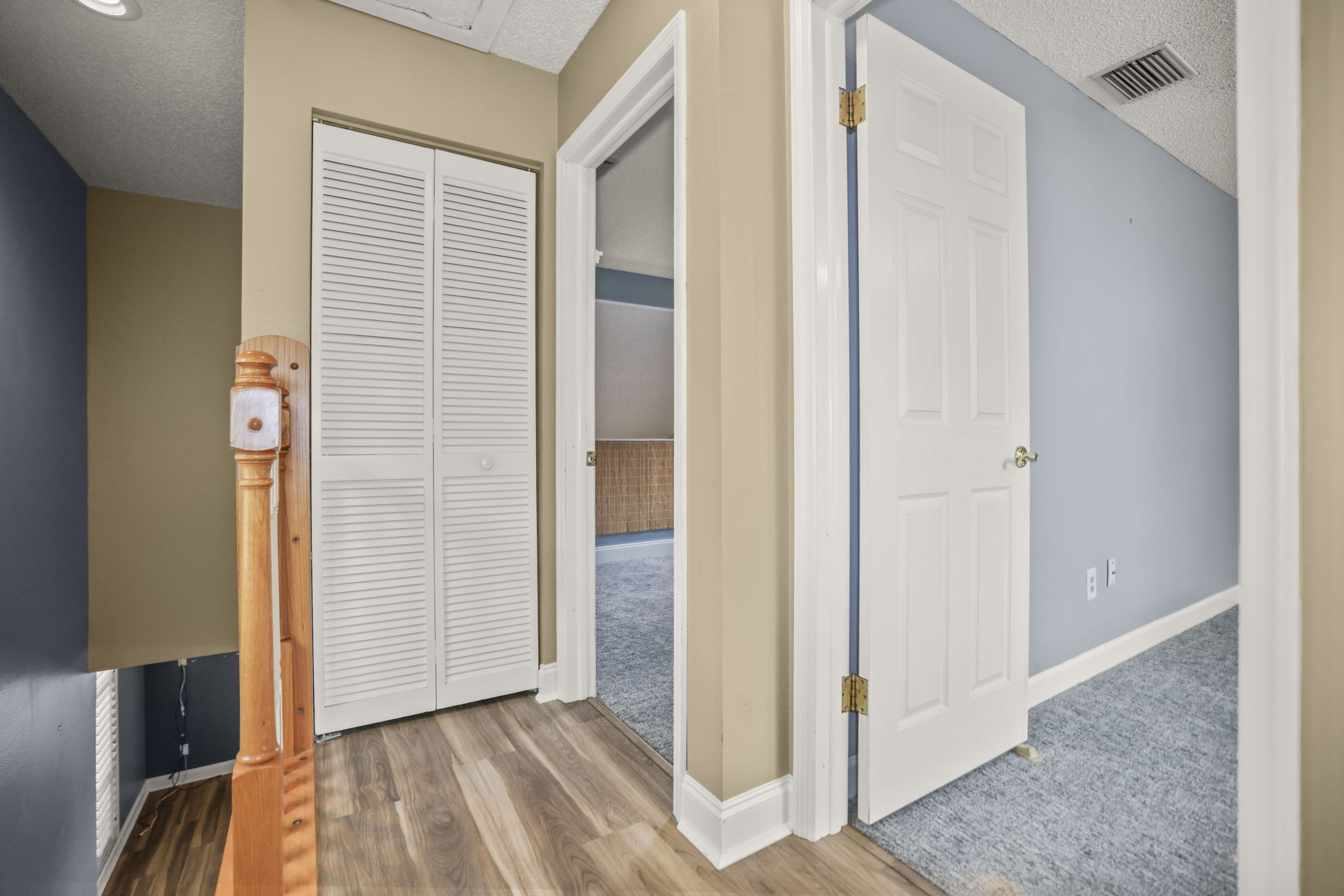 Hallway 2nd Floor - 495A9614