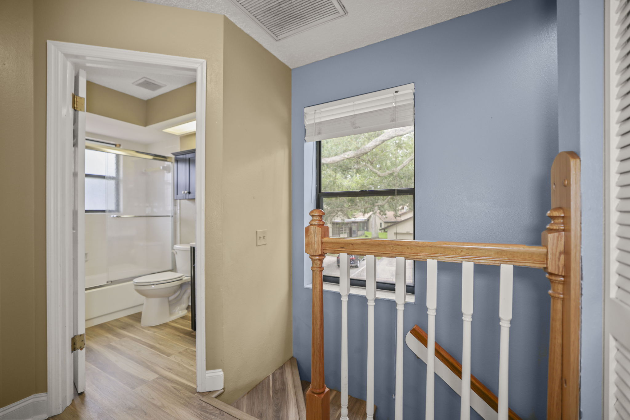Hallway 2nd Floor - 495A9629