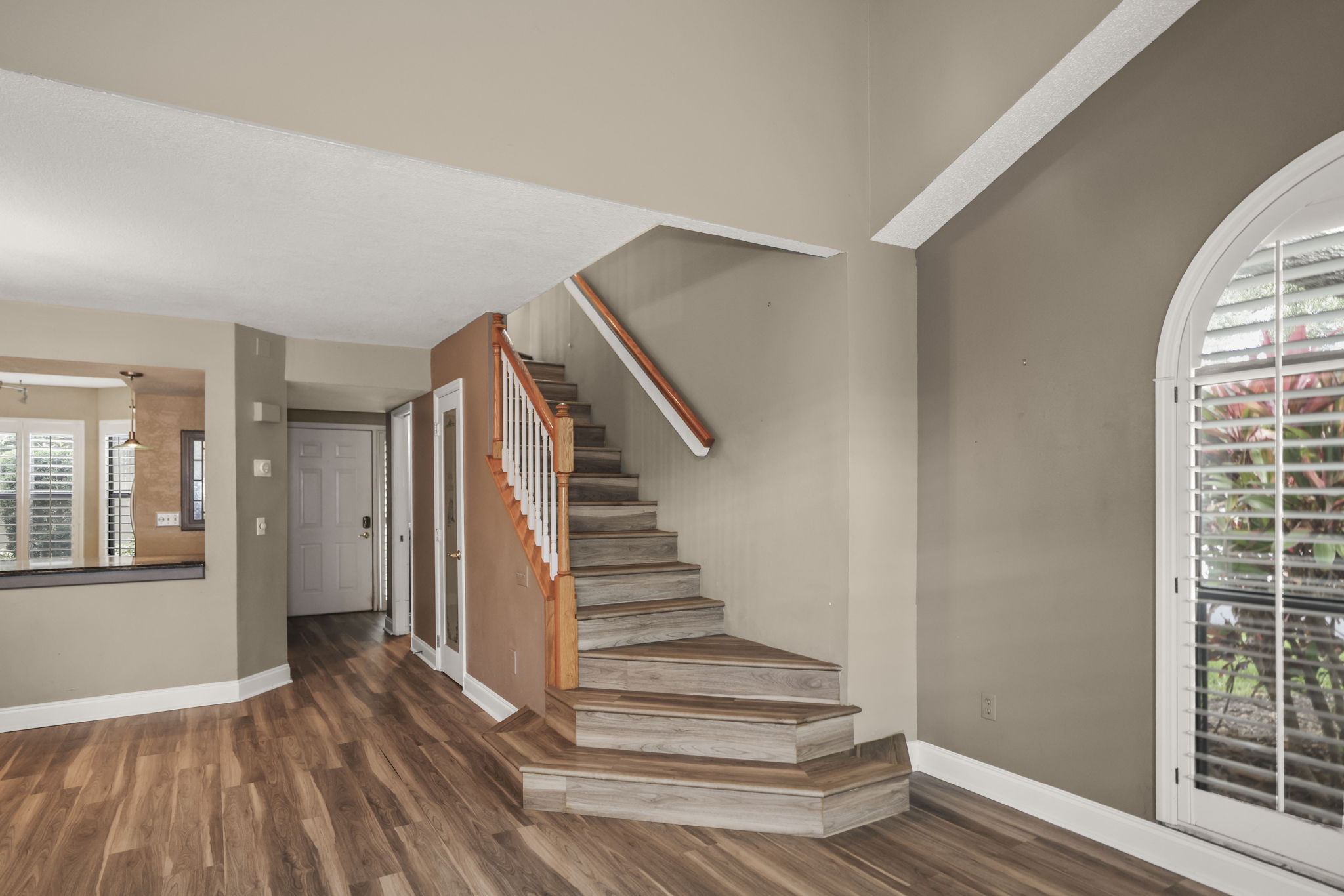LR Stairs - 495A9590