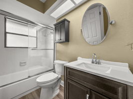 Bathroom 2 - IMG_6077