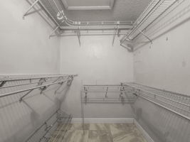 BR1 Closet - IMG_6069
