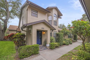 Ext Front Door - 495A9637