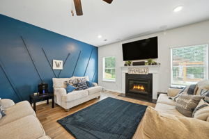  Photo 44