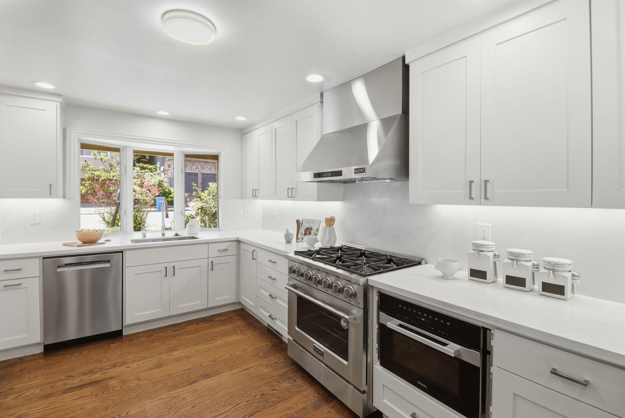 010_F8_167 Oakview Dr