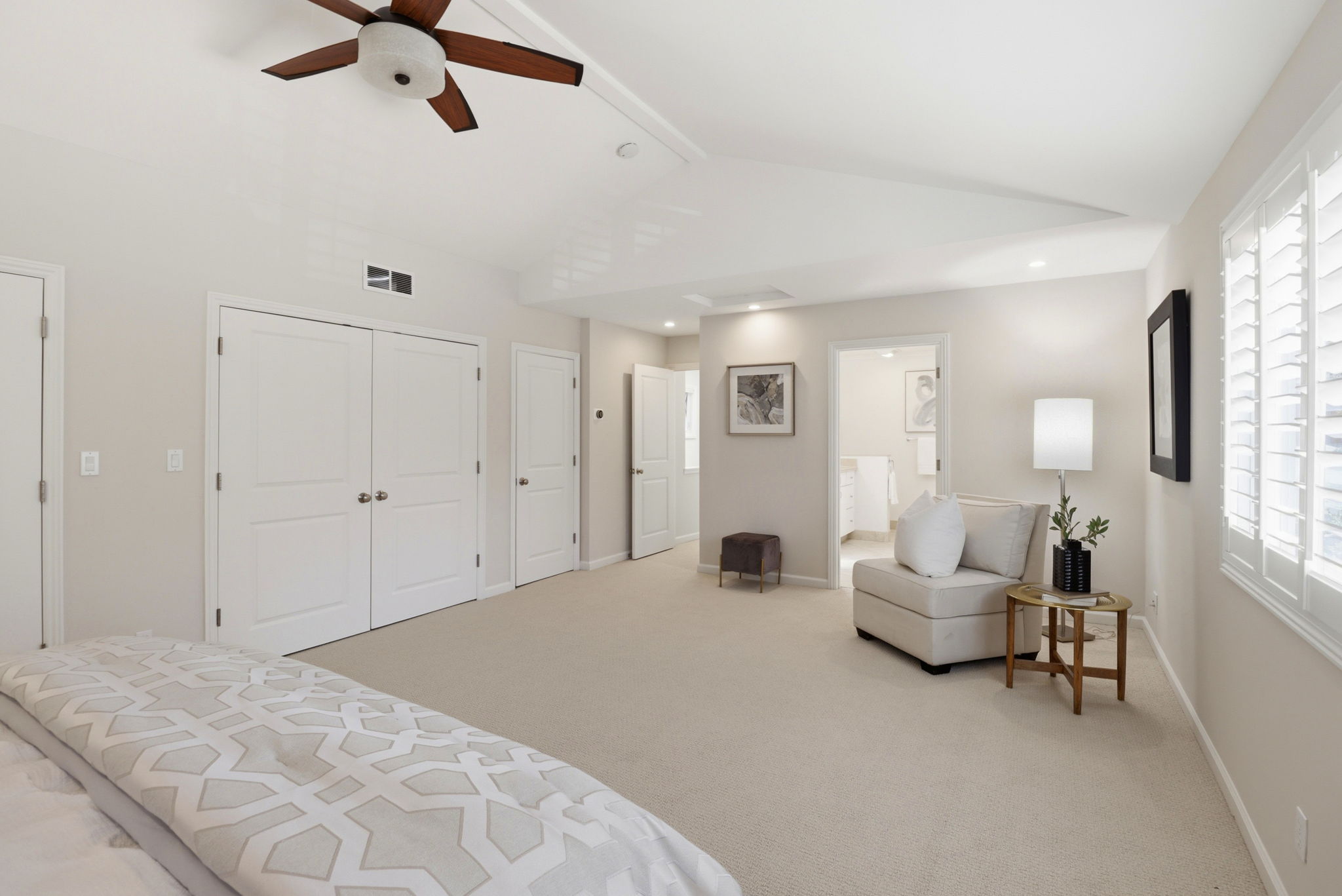 023_F8_167 Oakview Dr