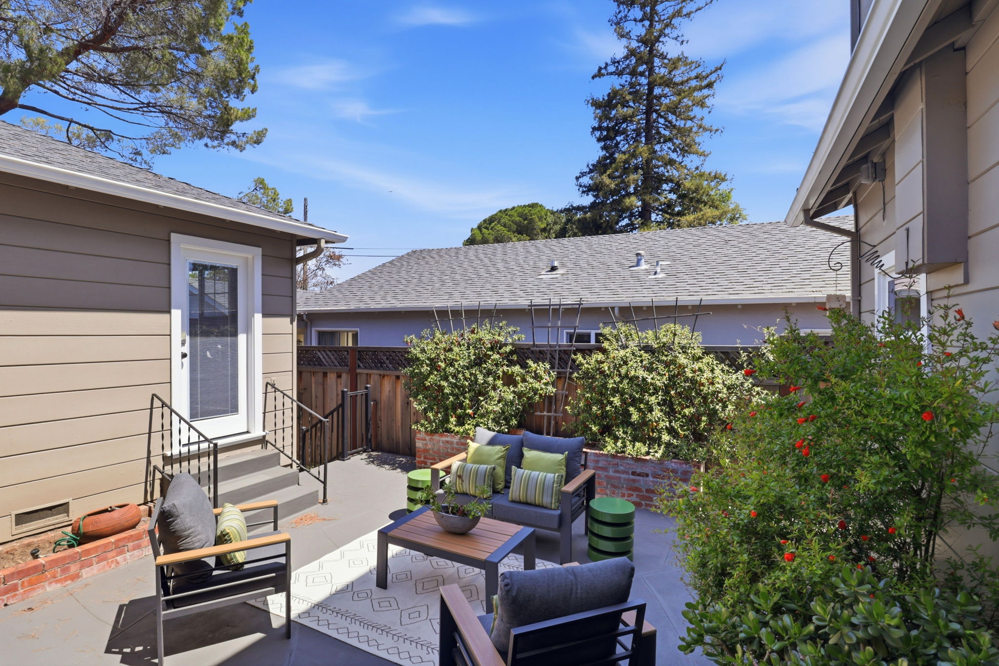 037_F8_167 Oakview Dr
