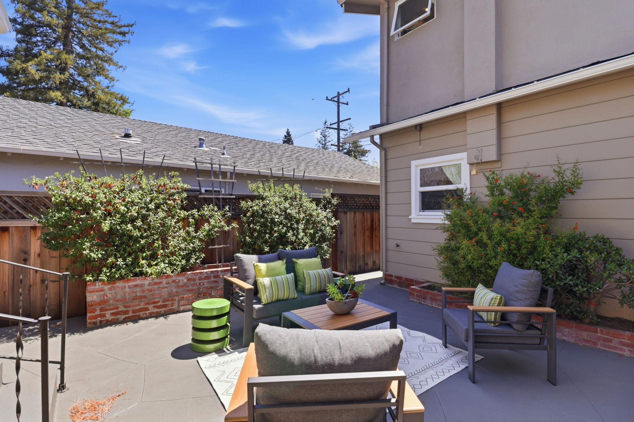 038_F8_167 Oakview Dr