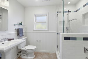 030_F8_167 Oakview Dr