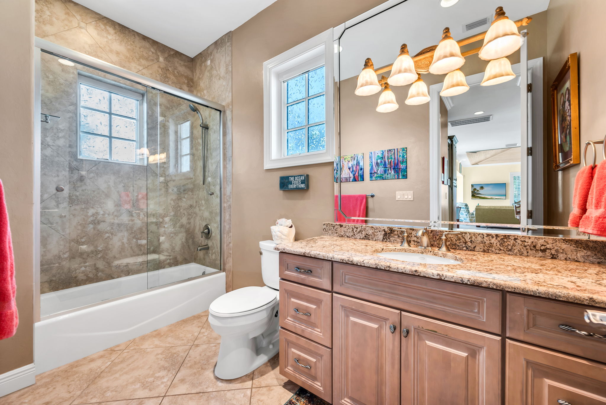 Guest Bathtroom 2