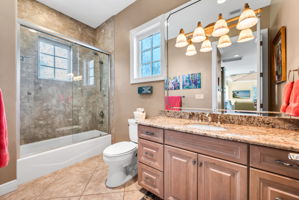 Guest Bathtroom 2