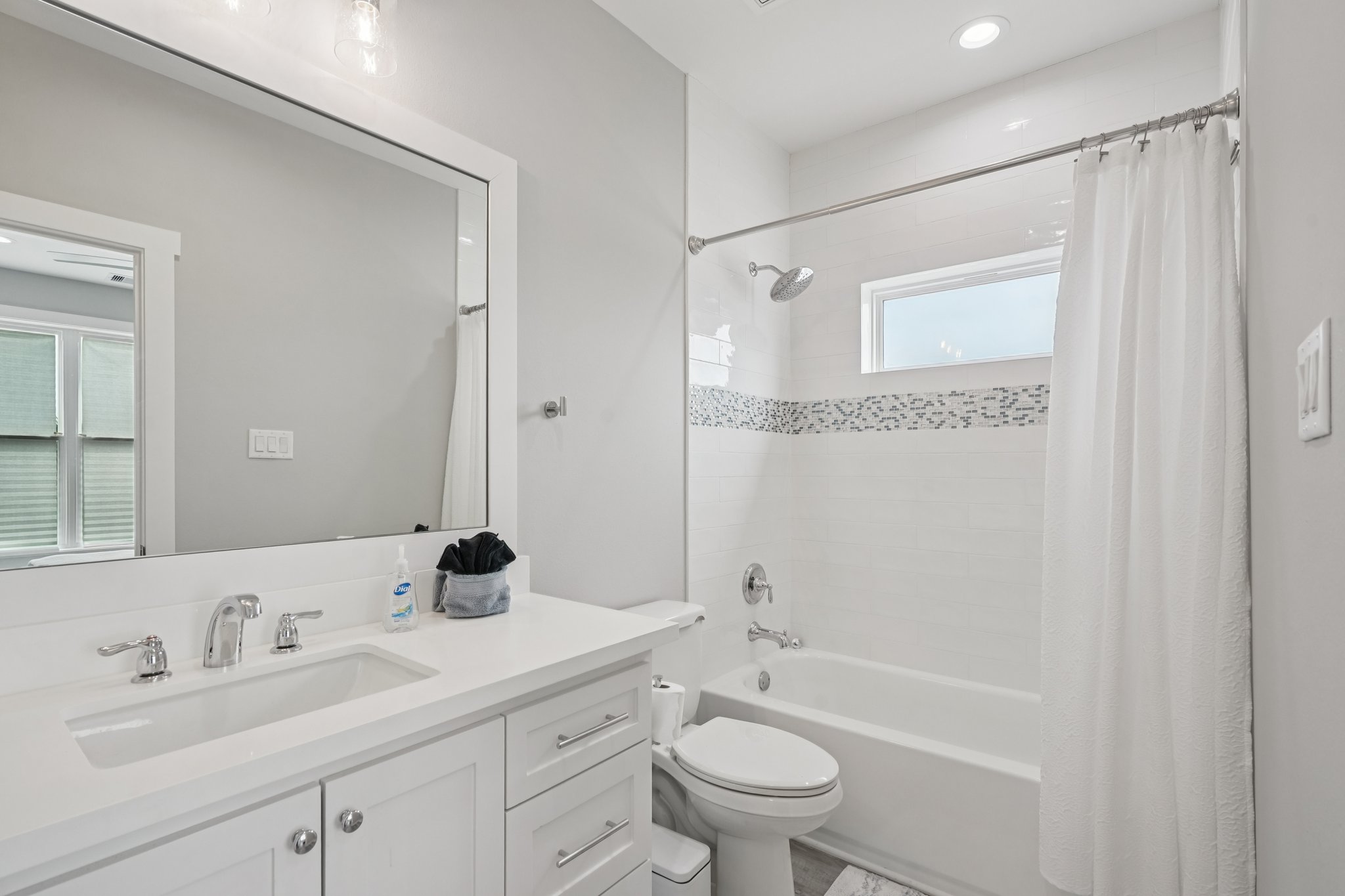 Montego Way-L1003-020.jpg