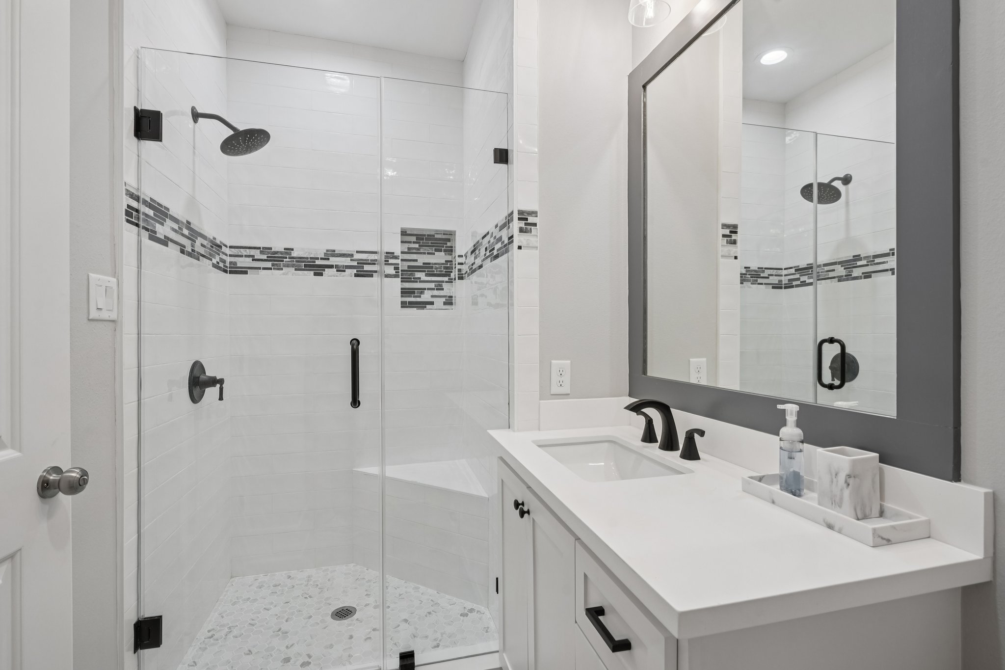 Montego Way-L1003-024.jpg