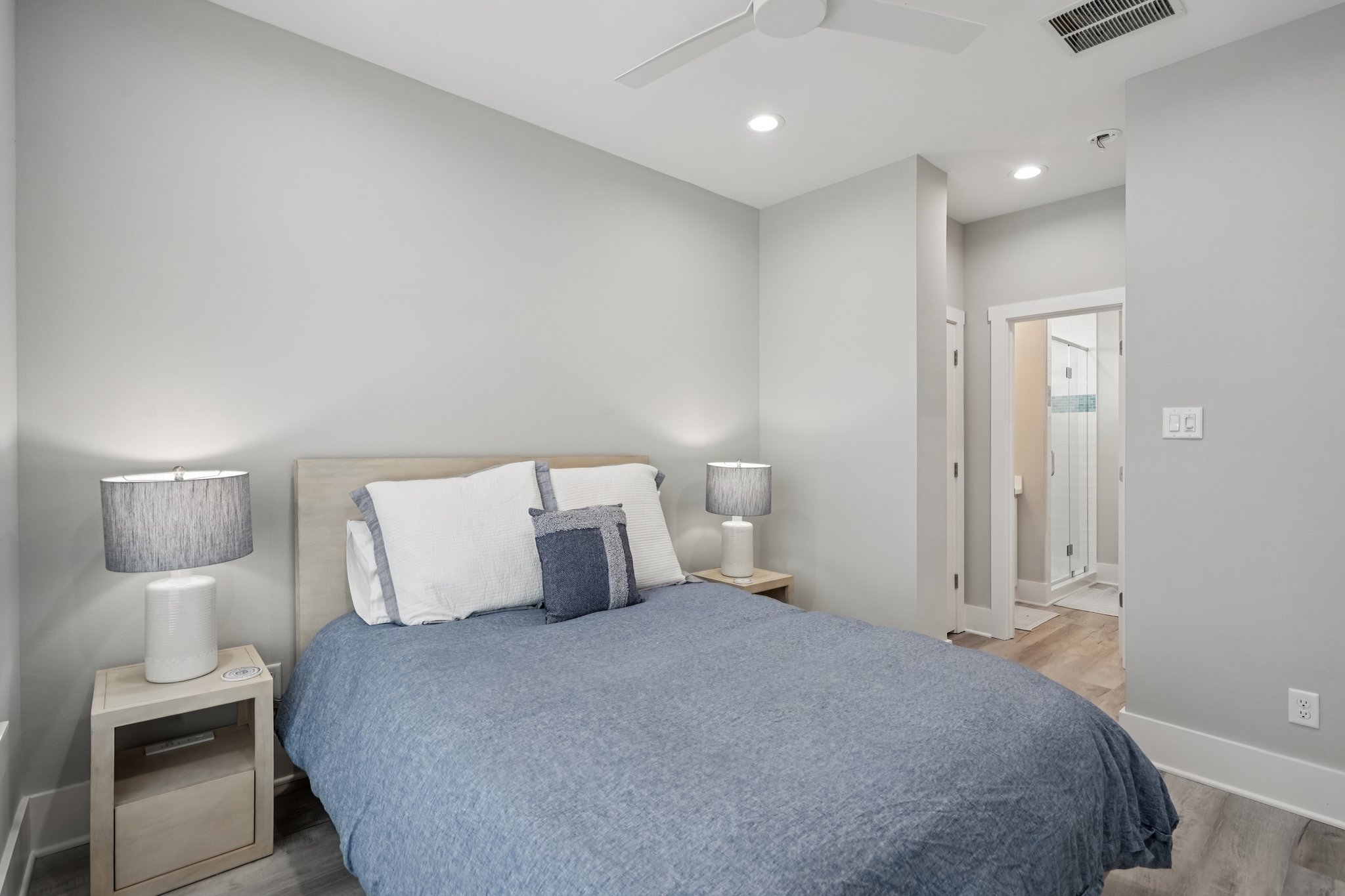 Montego Way-L1003-028.jpg