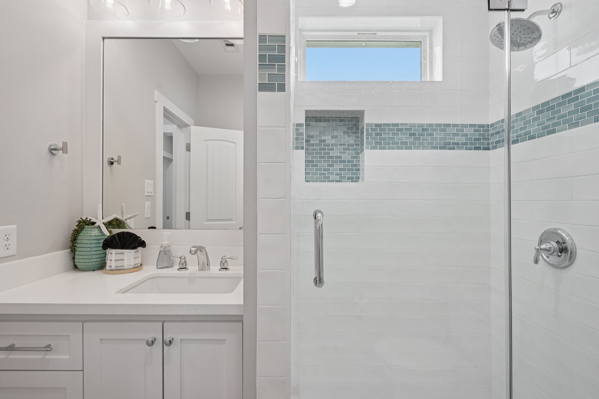 Montego Way-L1003-032.jpg