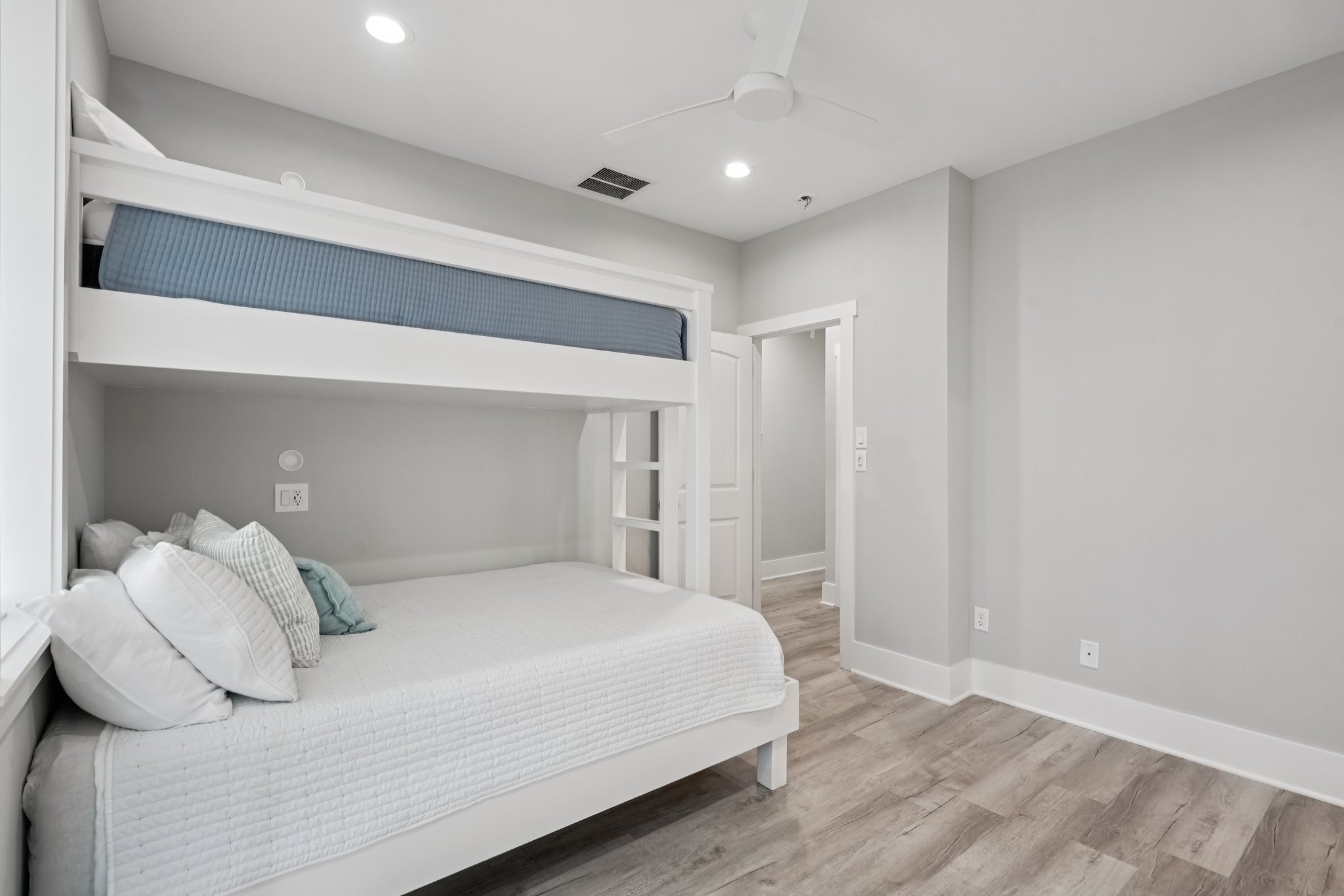 Montego Way-L1003-035.jpg