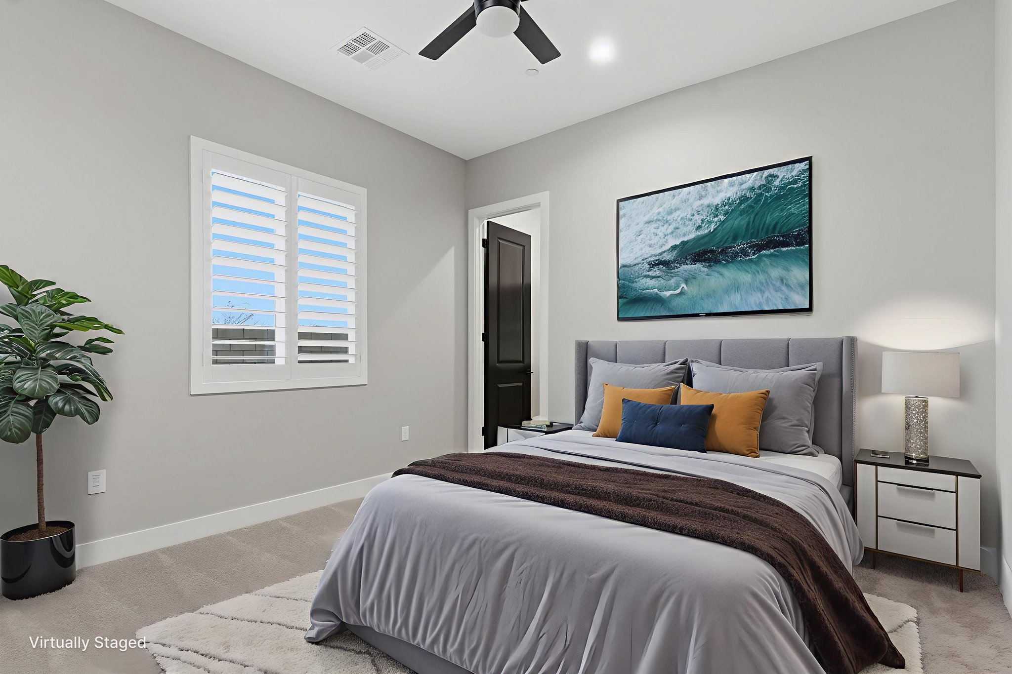 DSC00667 virtually staged.jpeg