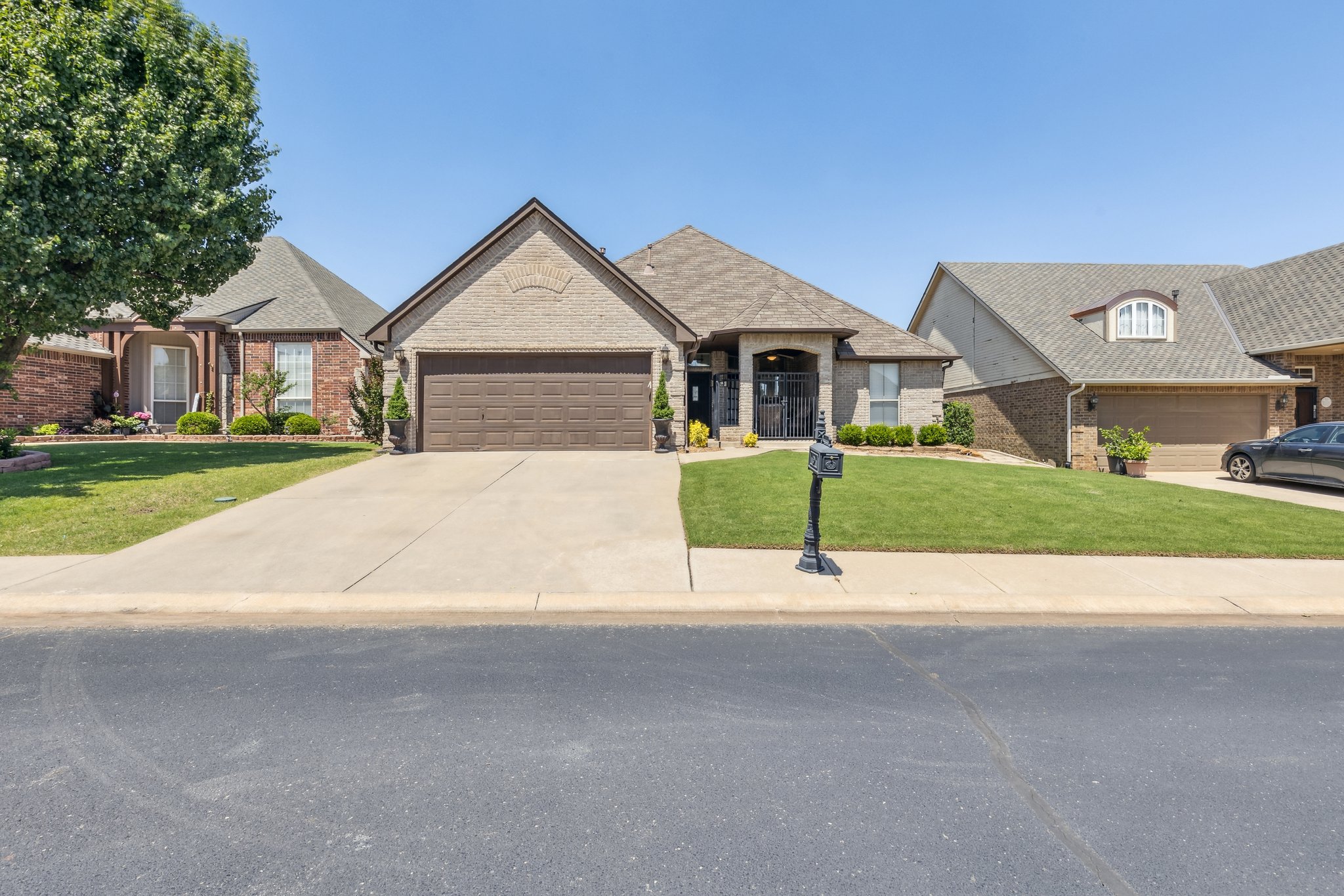 16709 Covington Manor_001.jpg