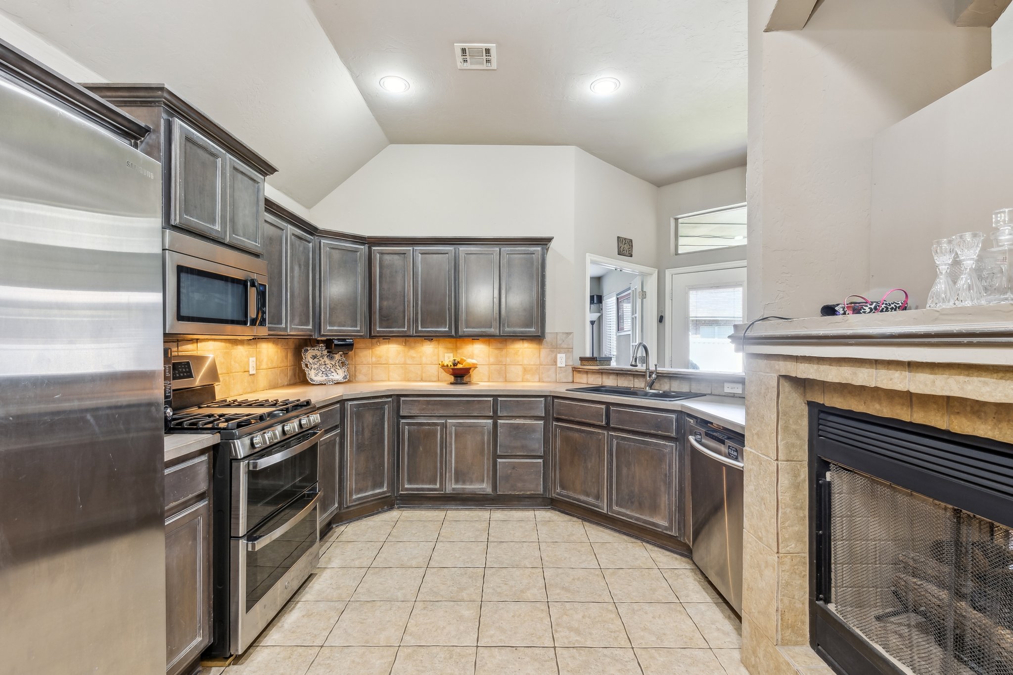 16709 Covington Manor_010.jpg