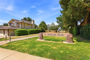047_F8_16710 Trail Dr