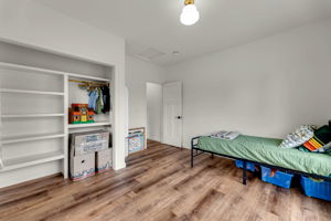  Photo 40