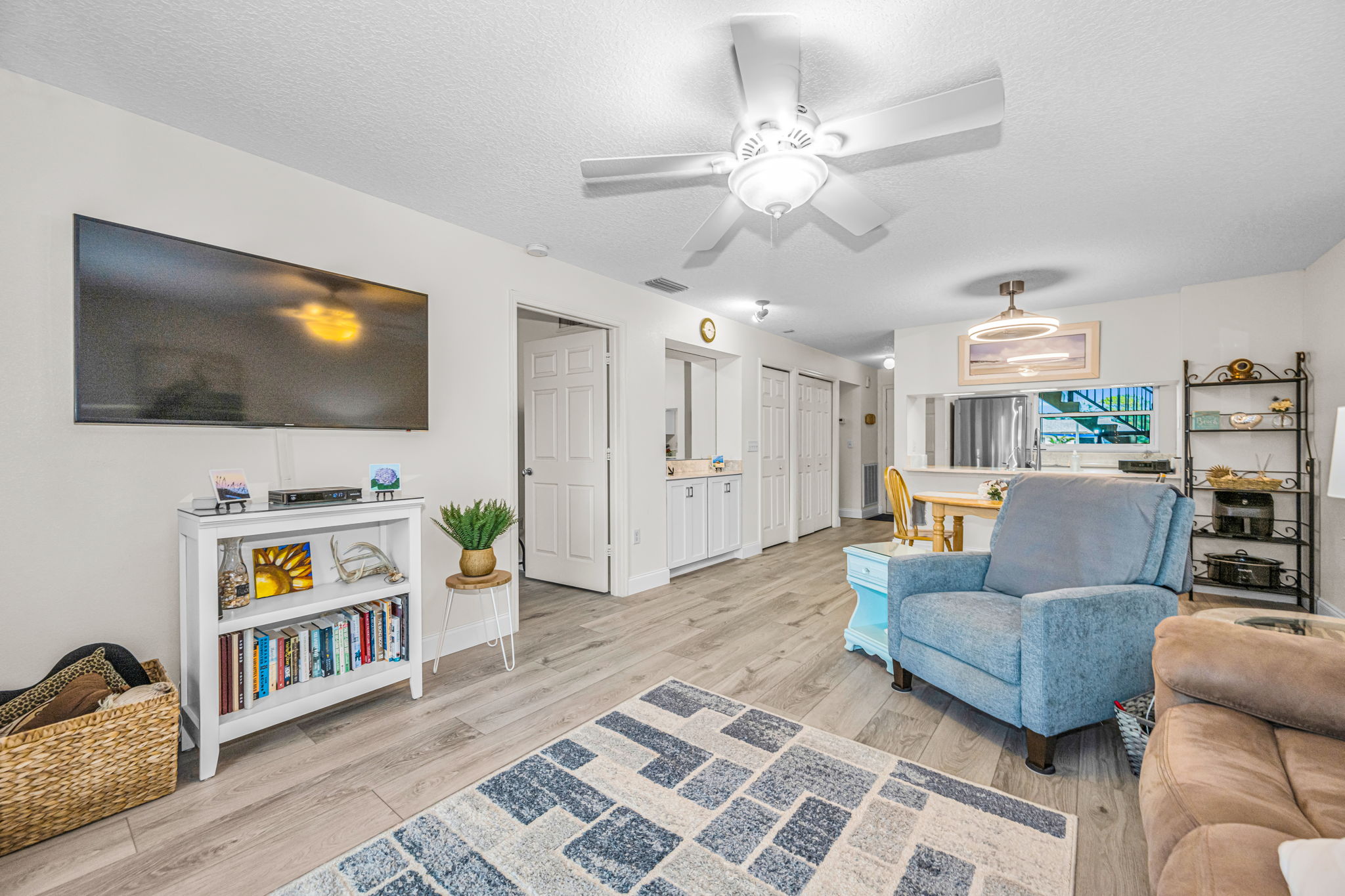 Living Room 4