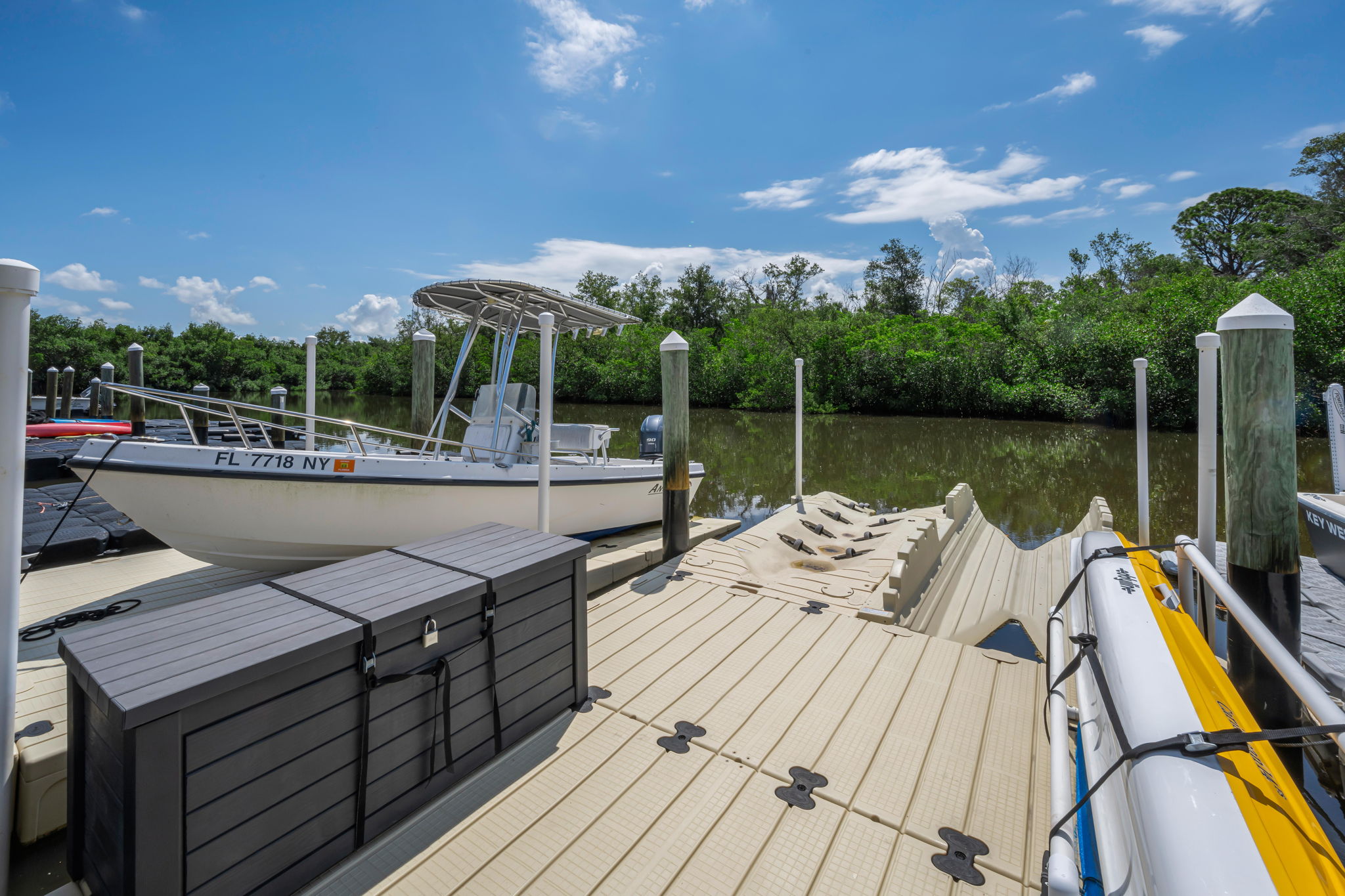Dock 2