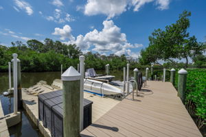 Dock 4