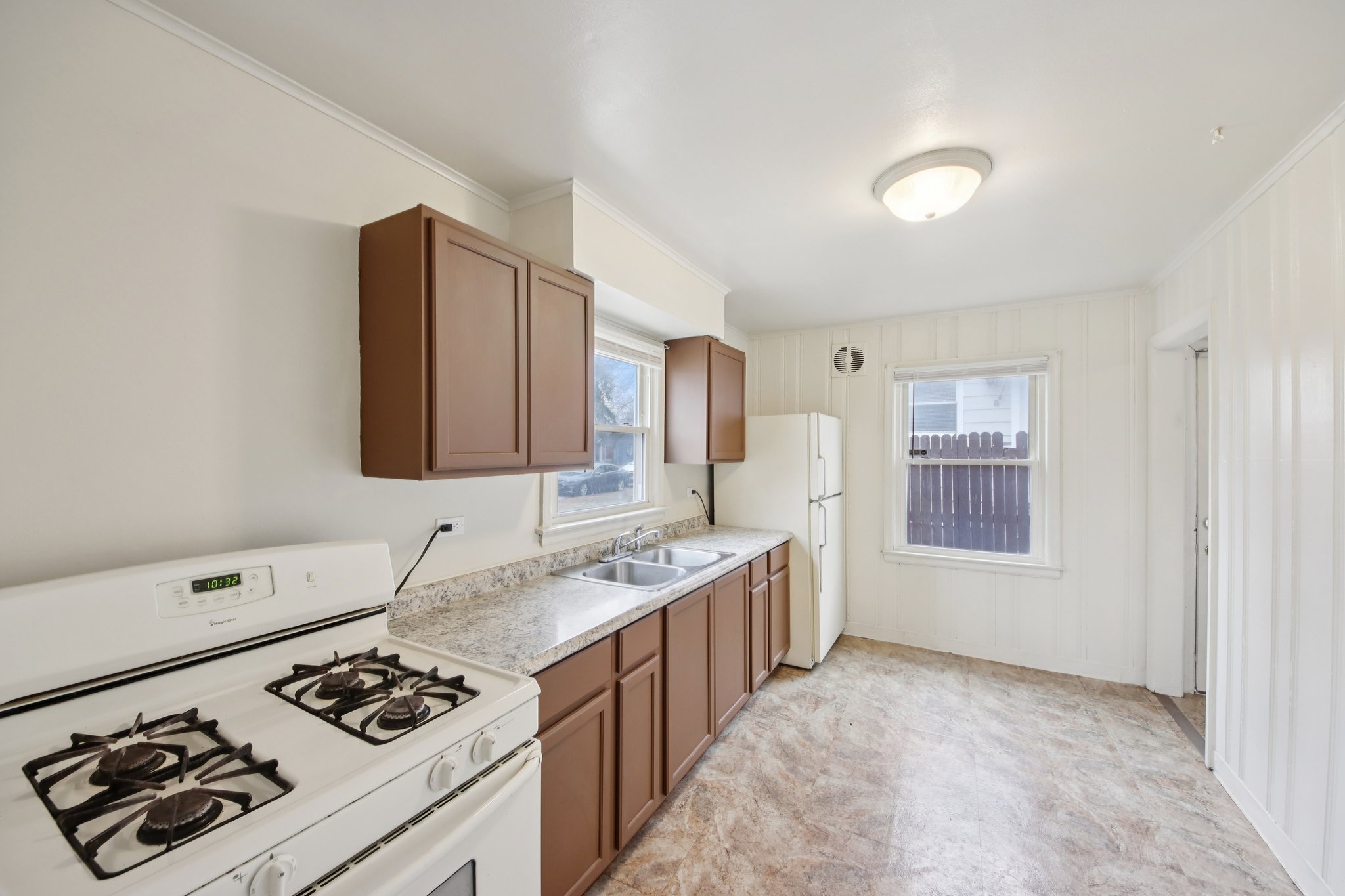 Crane Ave-S0603-010.jpg