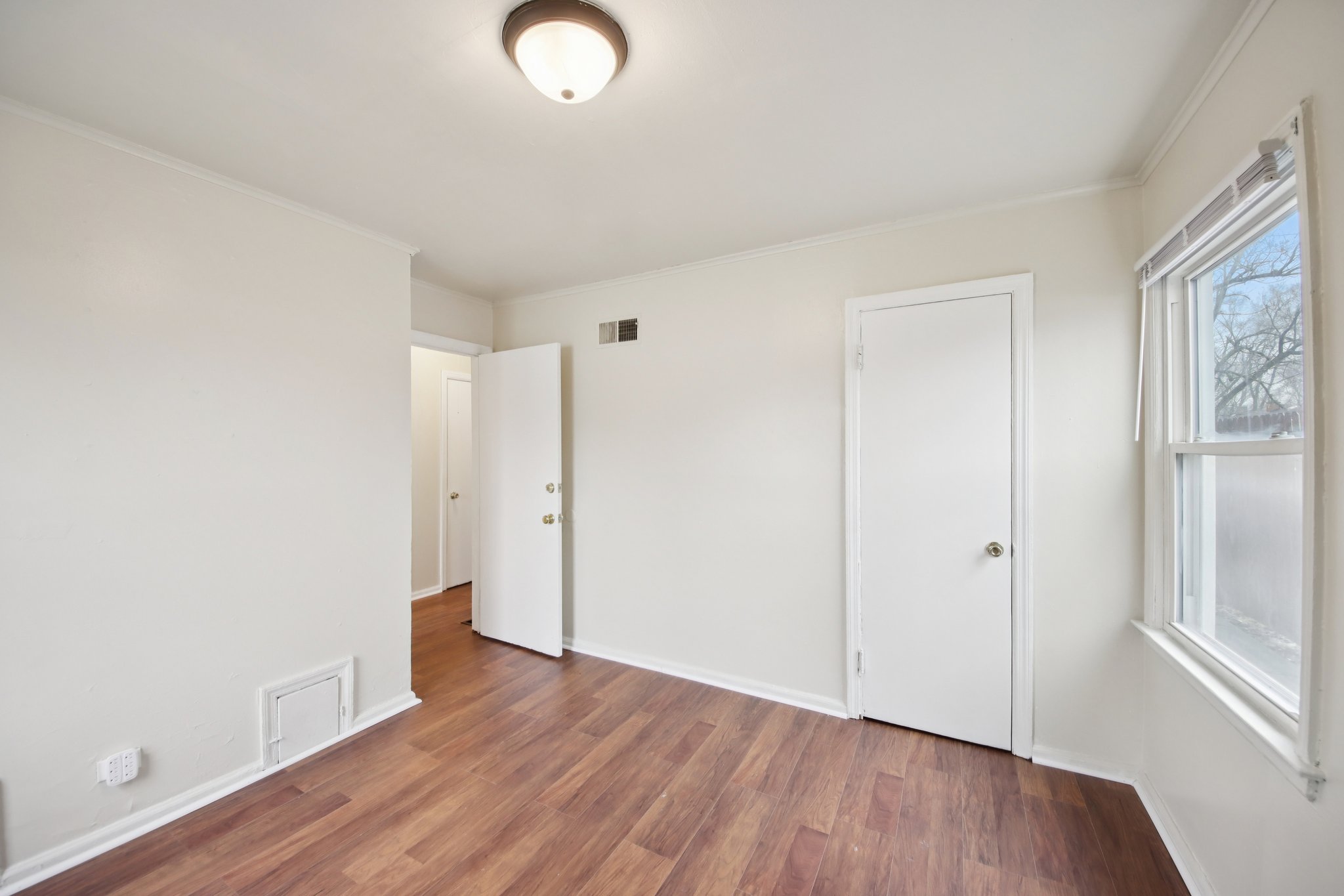 Crane Ave-S0603-017.jpg