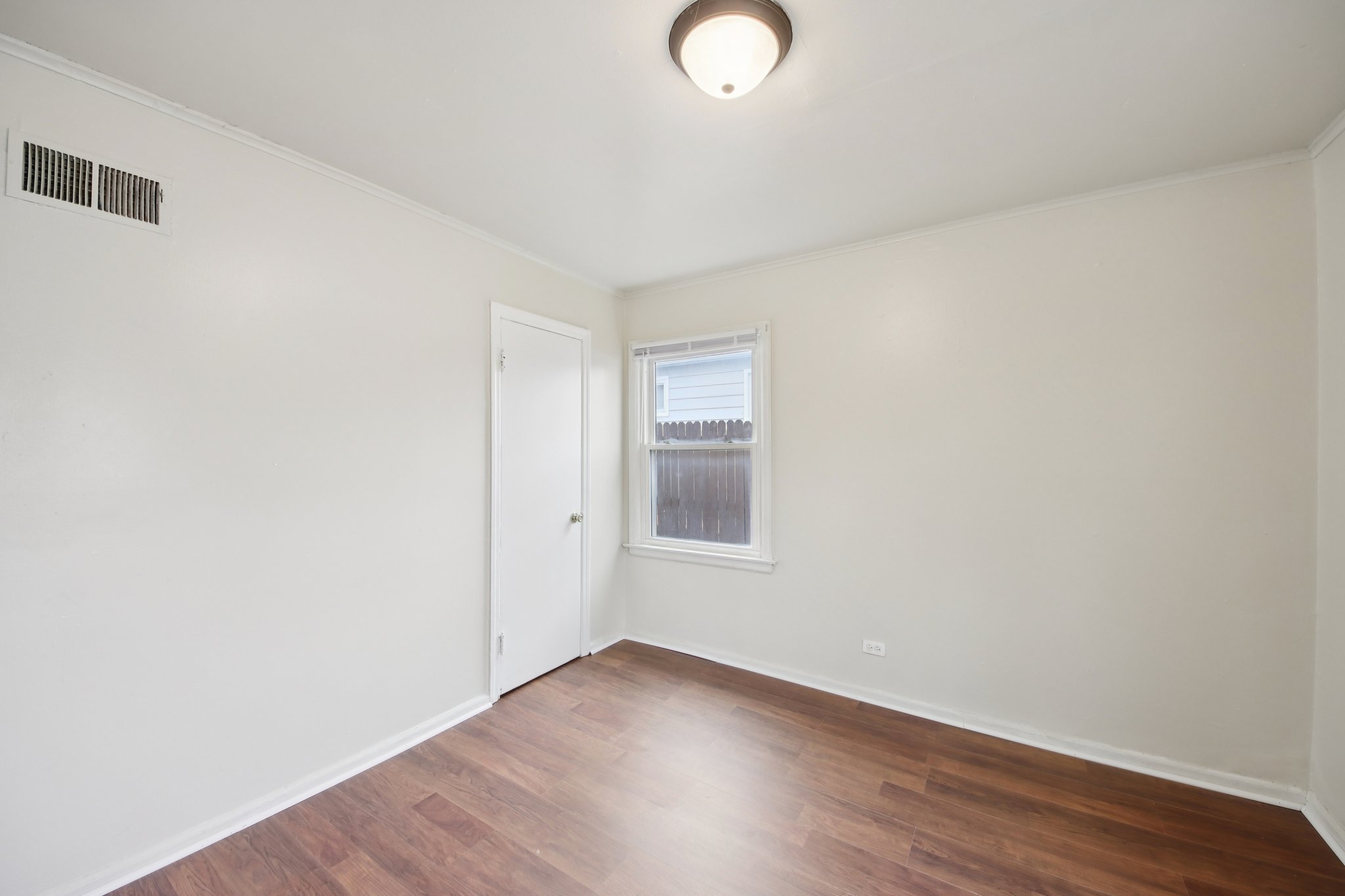 Crane Ave-S0603-018.jpg