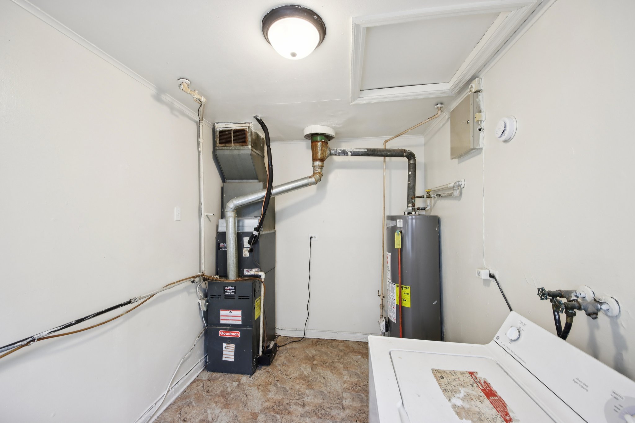 Crane Ave-S0603-023.jpg