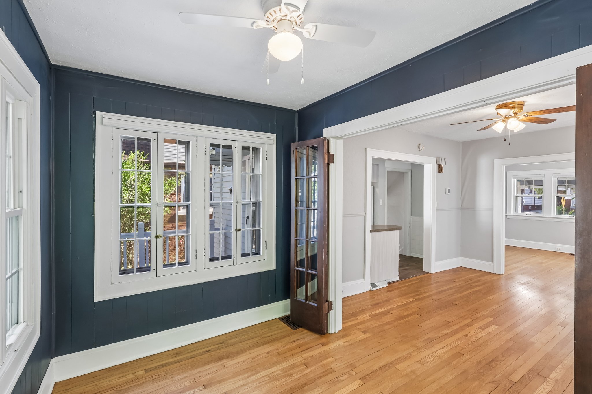 Victoria Ave-S2407-024.jpg