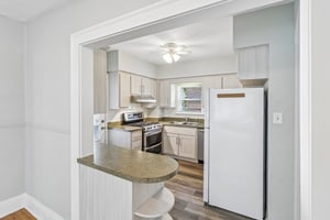 Victoria Ave-S2407-017.jpg