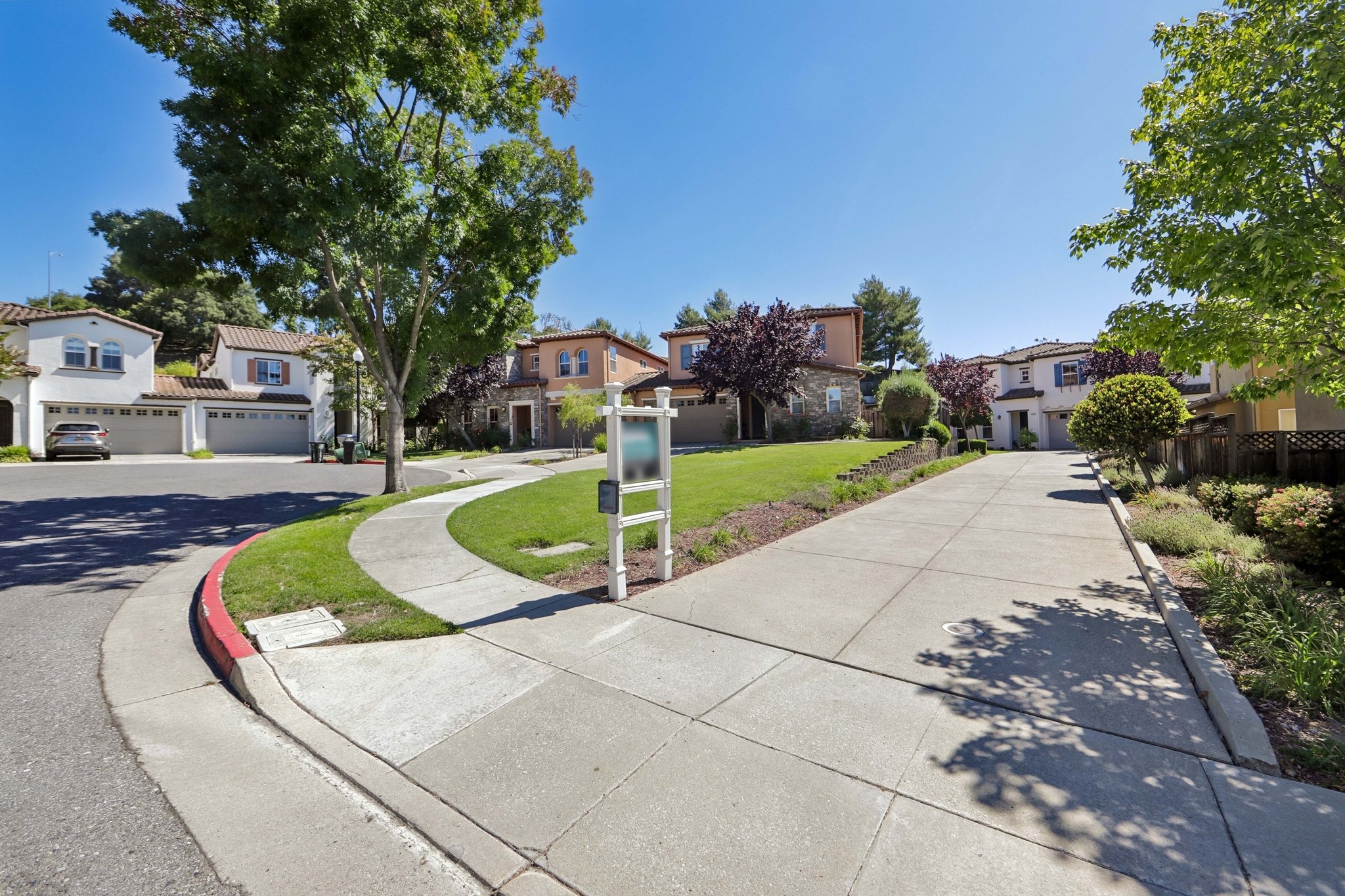 Heritage Bay Pl 24-S1007-005.jpg