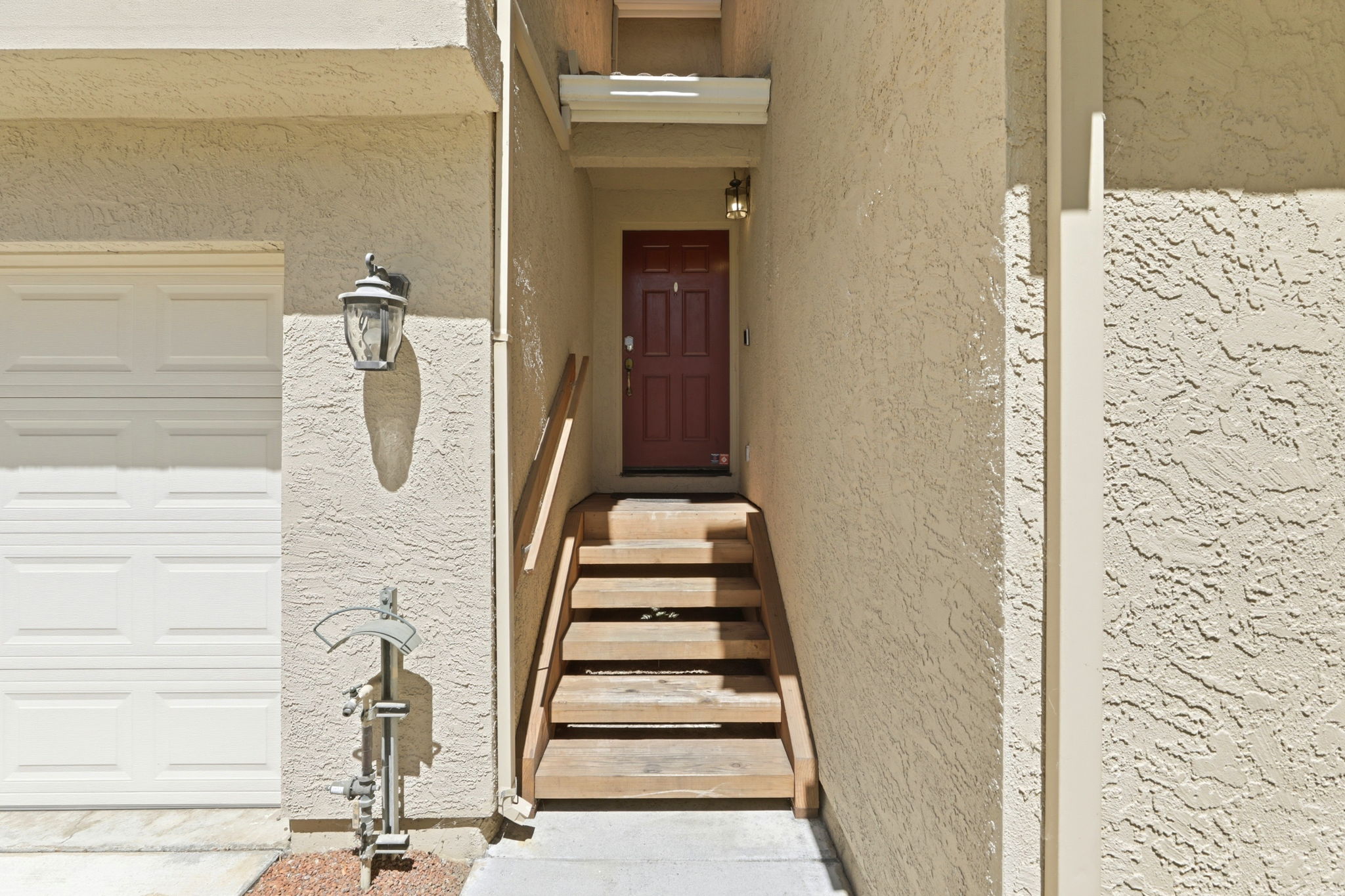 003_F8_16752 San Luis Way