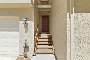 003_F8_16752 San Luis Way