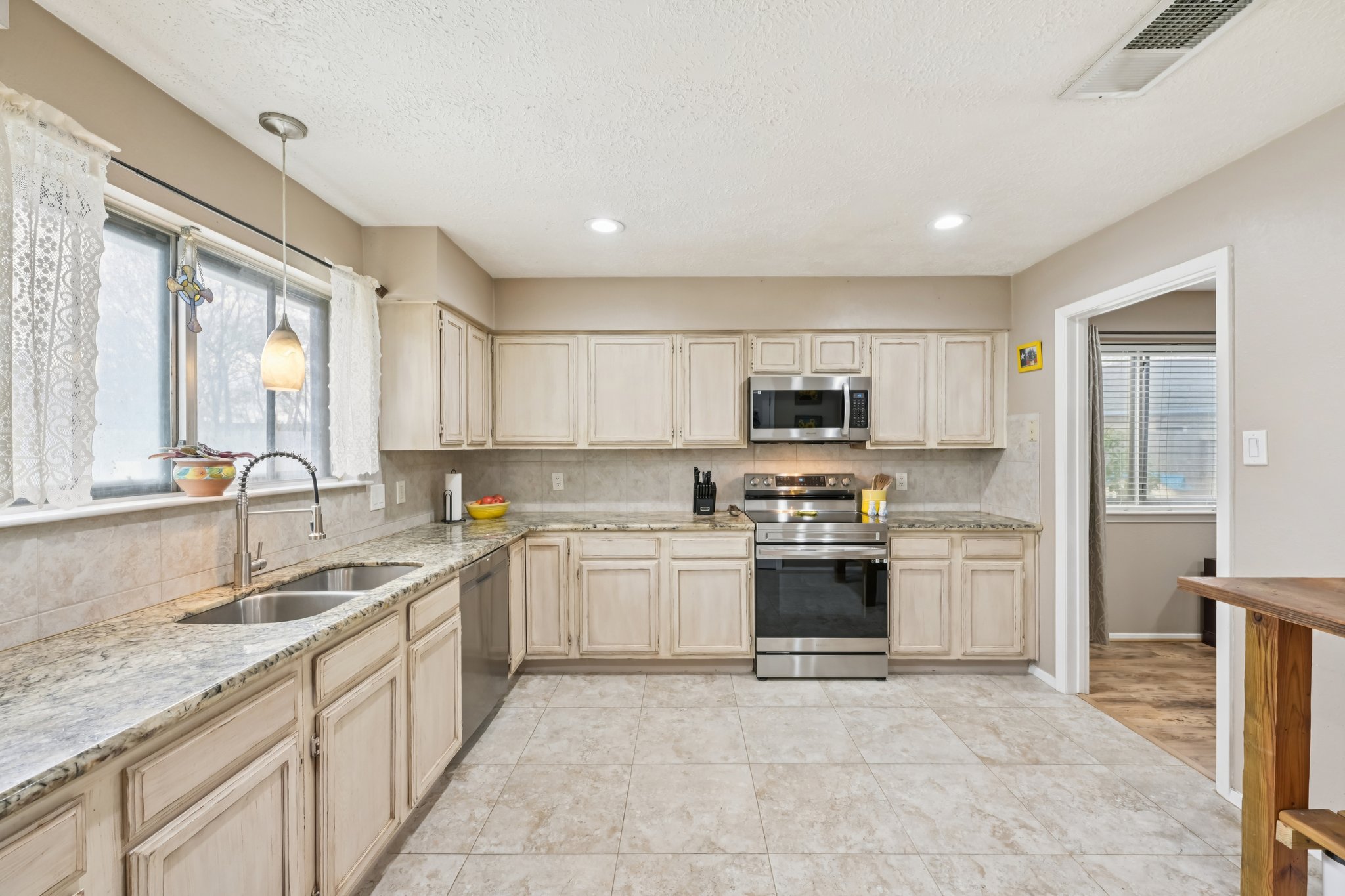 Schooners Way-L1802-011.jpg