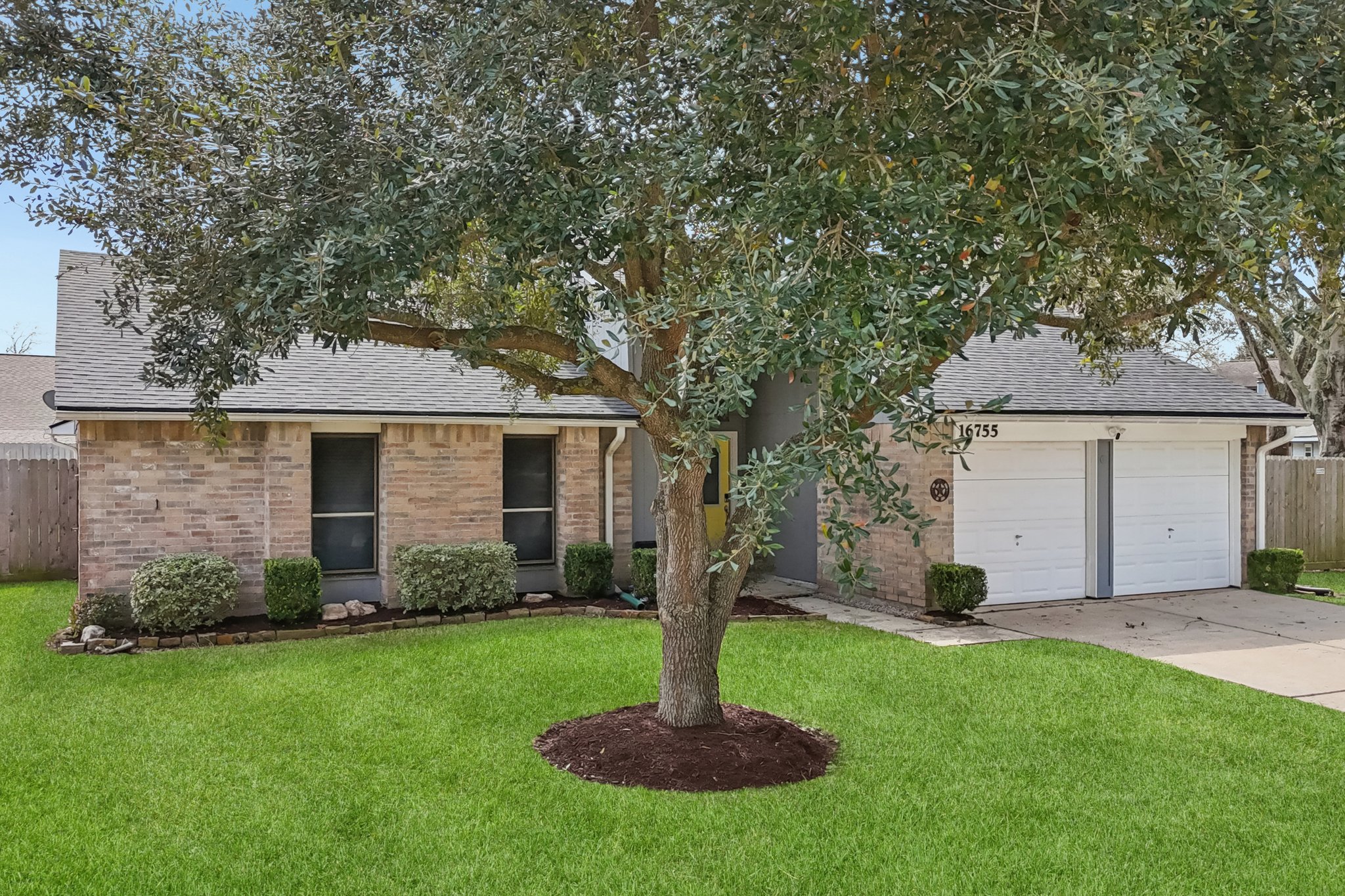 Schooners Way-L1802-035.jpg