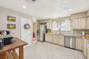 Schooners Way-L1802-014.jpg